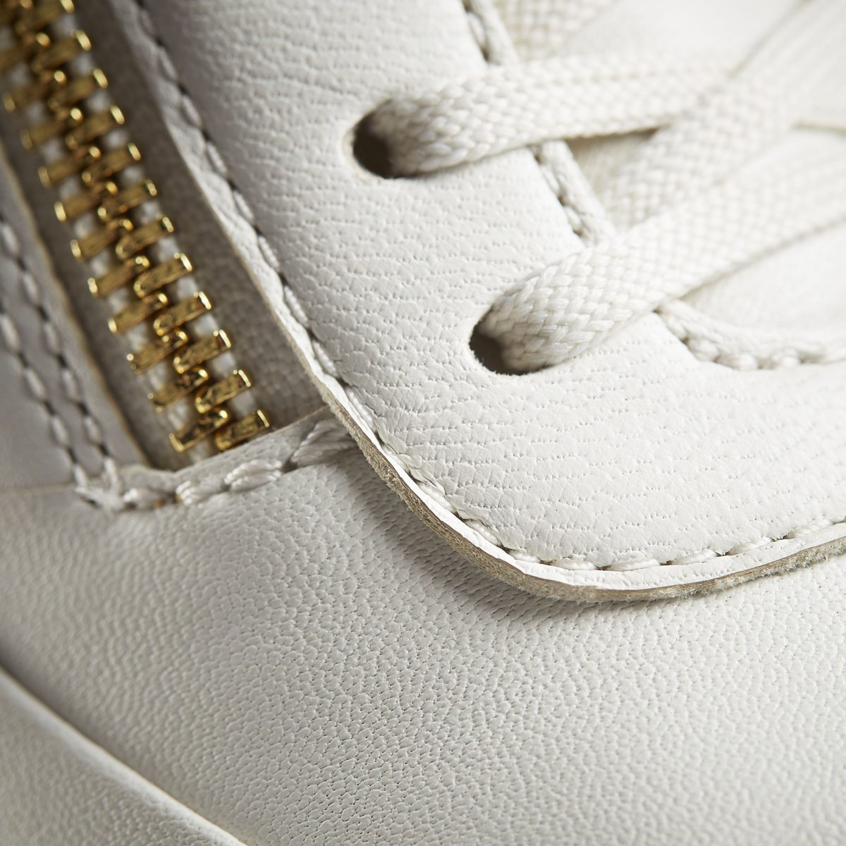 Tivoli Zip detail