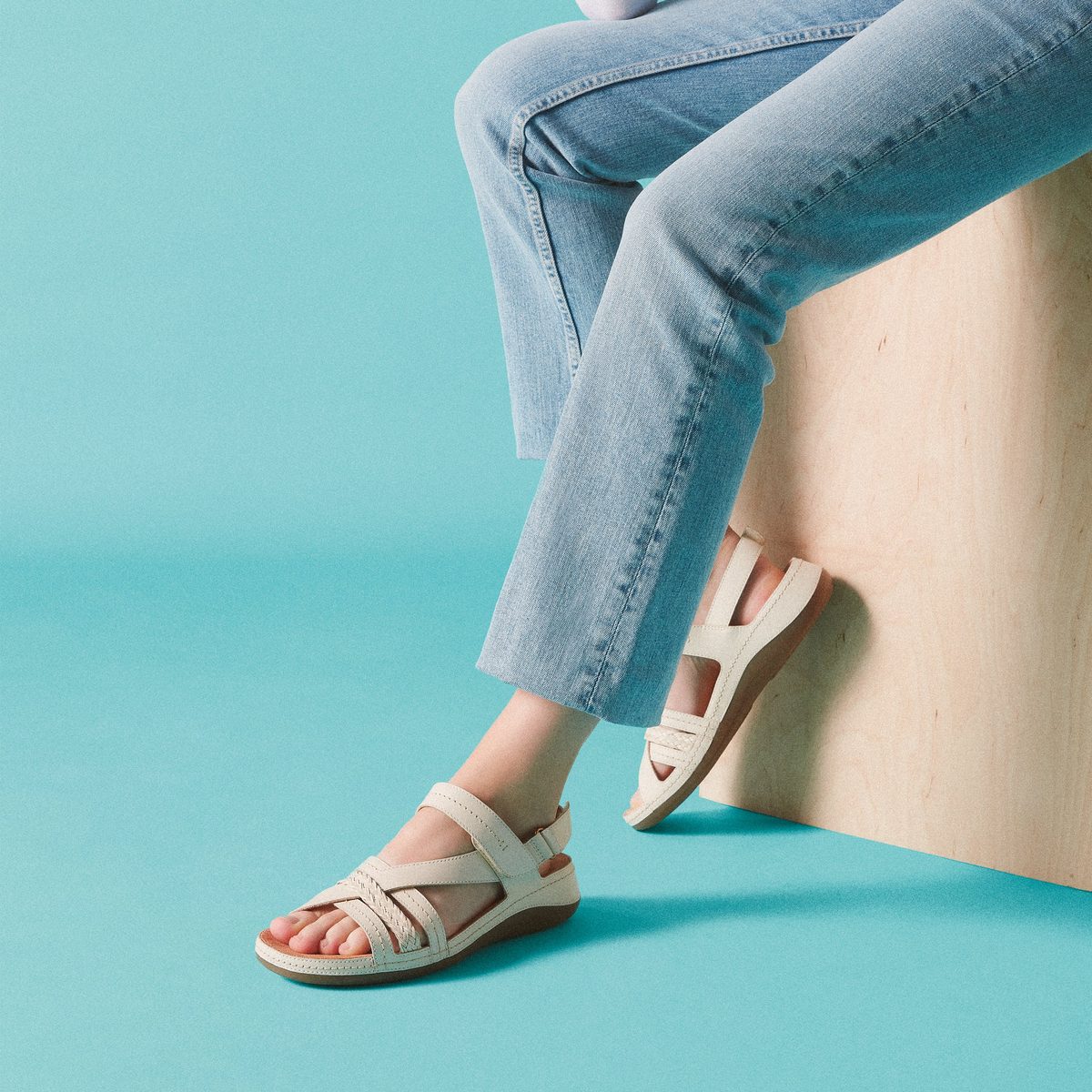 Cecily Strap detail