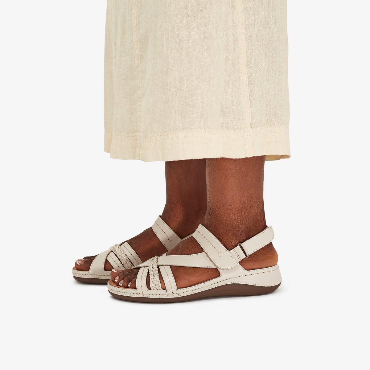 Cecily Strap detail