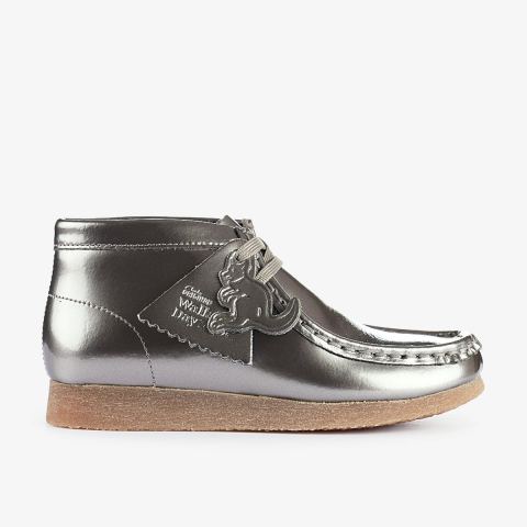 Wallabee Boots Kid — Silver Patent