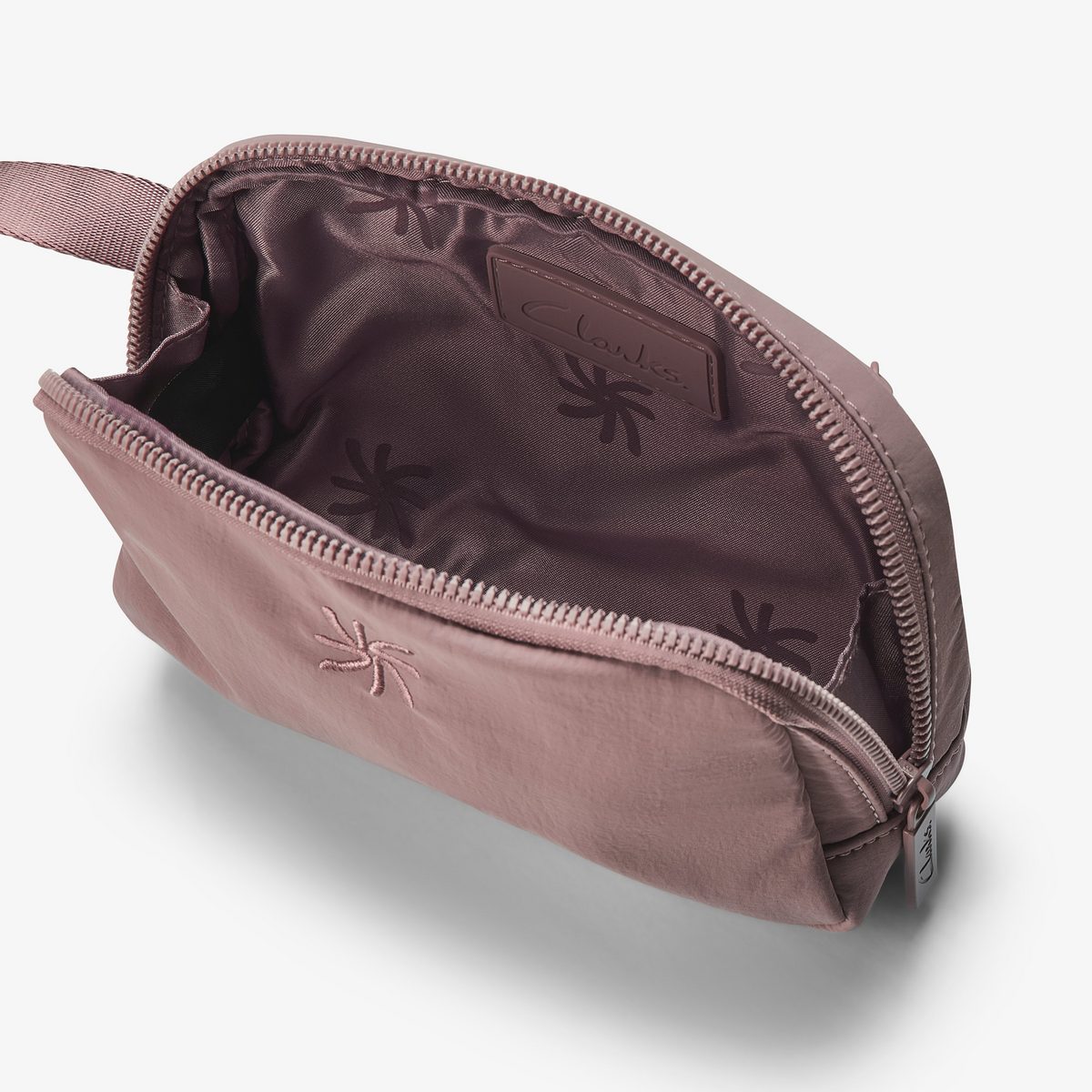 Cloudsteppers Small Pouch detail