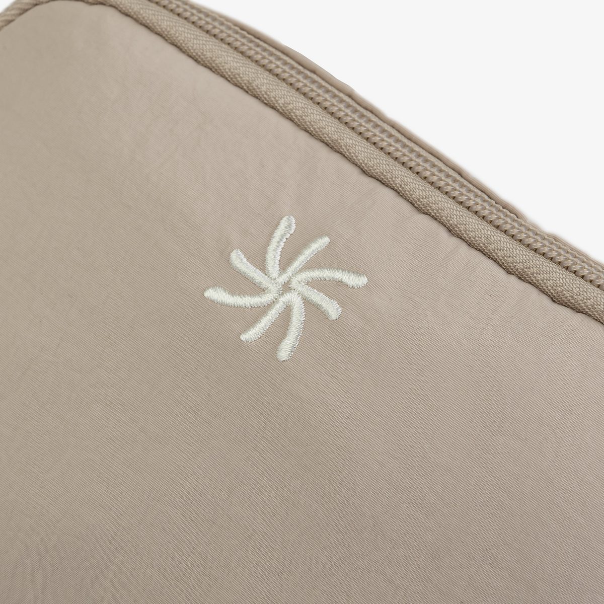Cloudsteppers Small Pouch detail