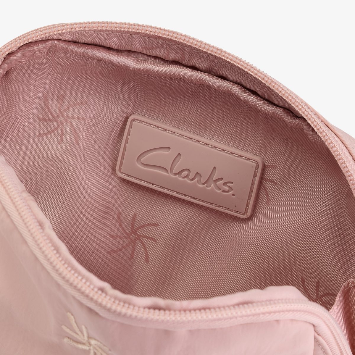 Cloudsteppers Small Pouch detail