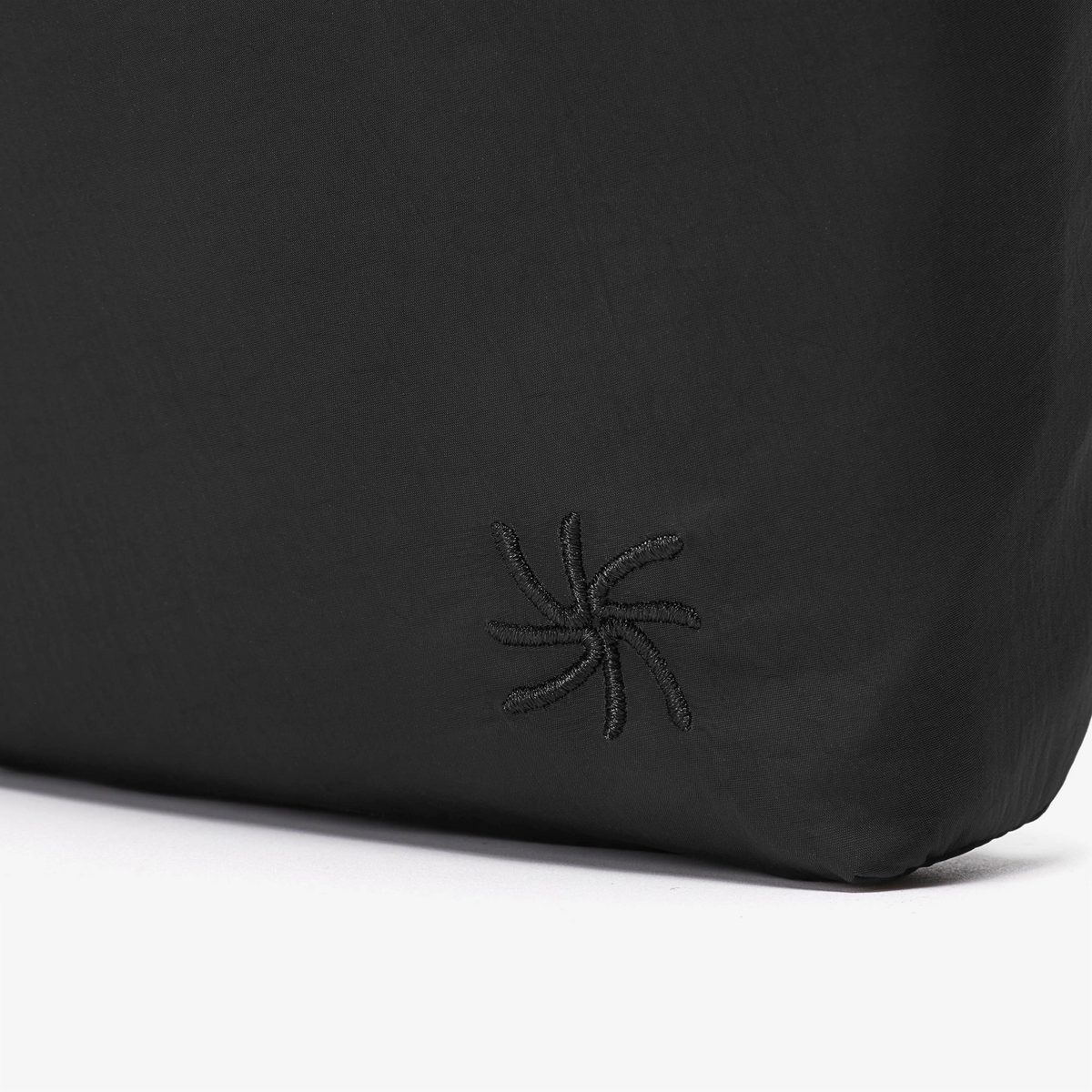 Cloudsteppers Mia Phone Crossbody Bag detail