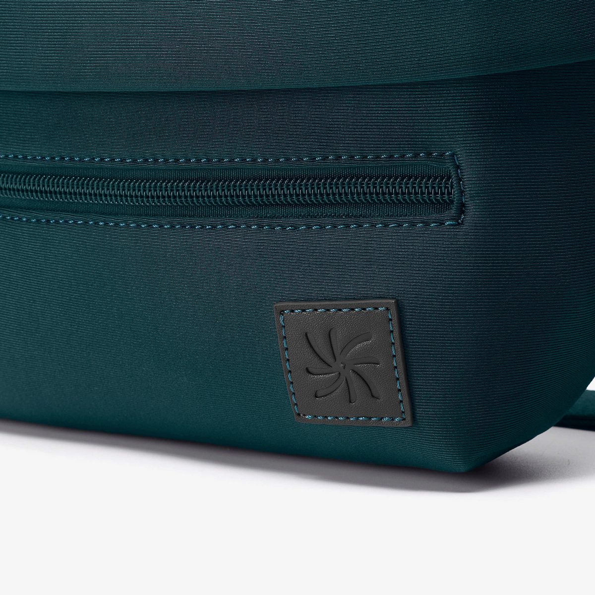 Cloudsteppers Tona Belt Bag detail