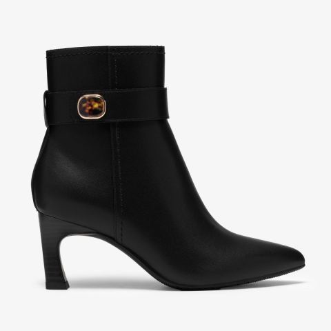 Tammitha Nora — Black Leather